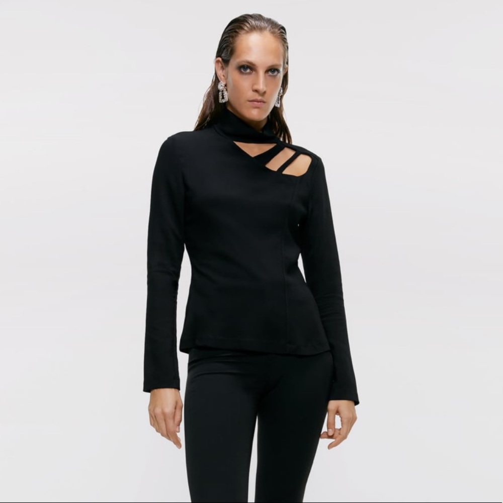 NWT ZARA Black Cut Out Front Slit Blouse Top Small